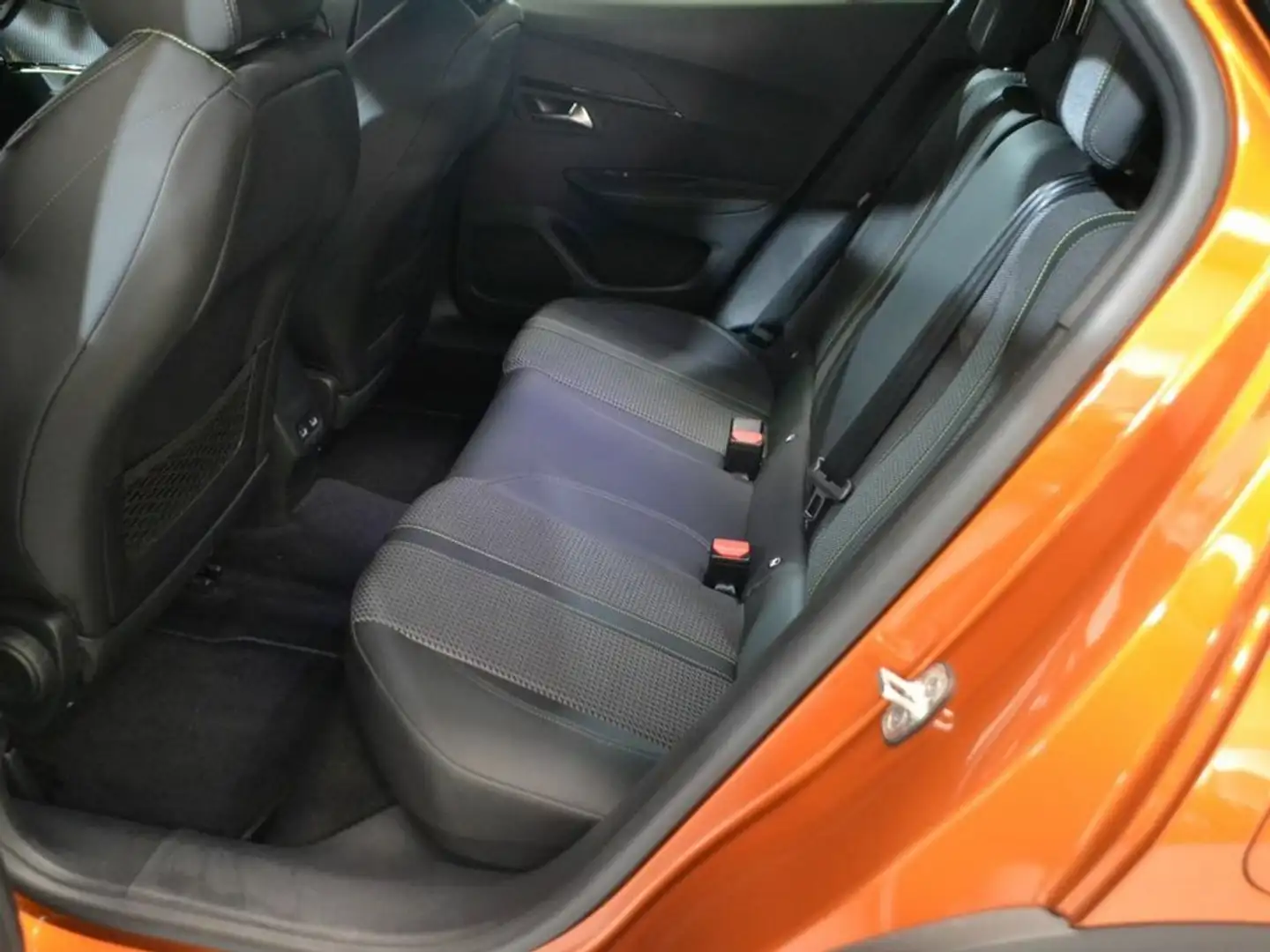 Peugeot 2008 1.2 PureTech S&S GT 130 Orange - 2
