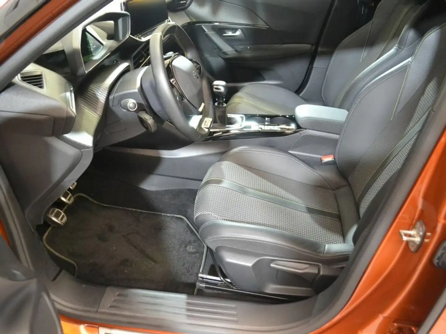 Peugeot 2008 1.2 PureTech S&S GT 130 Orange - 1