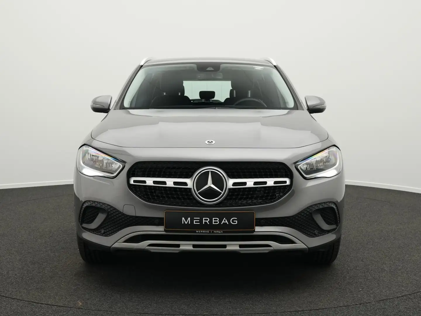 Mercedes-Benz GLA 180 GLA 180 d Kamera+PTS+SHZ+MBUX Grau - 2