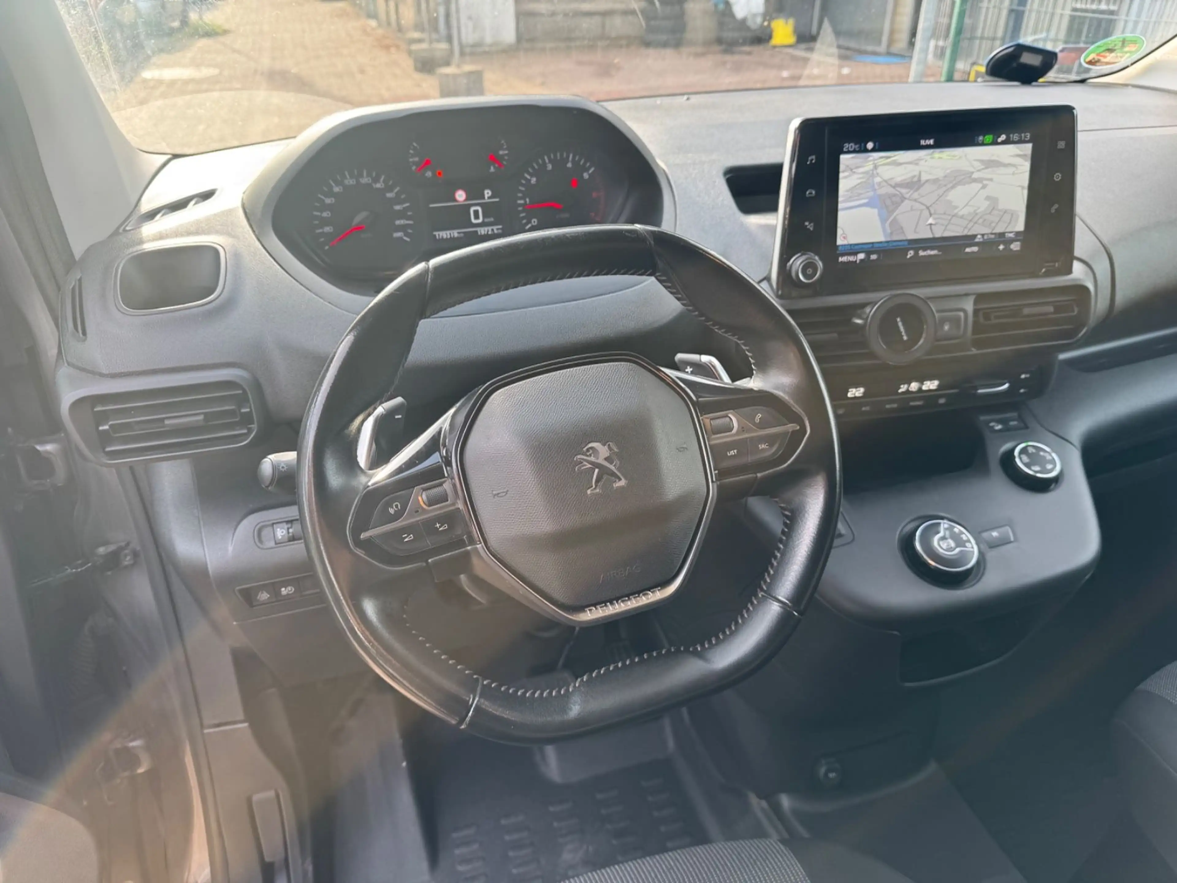 Peugeot Partner PremiumL1/AUT/R-KAMERA/NAVI/PDC/STHZ/SHZ — photo 13