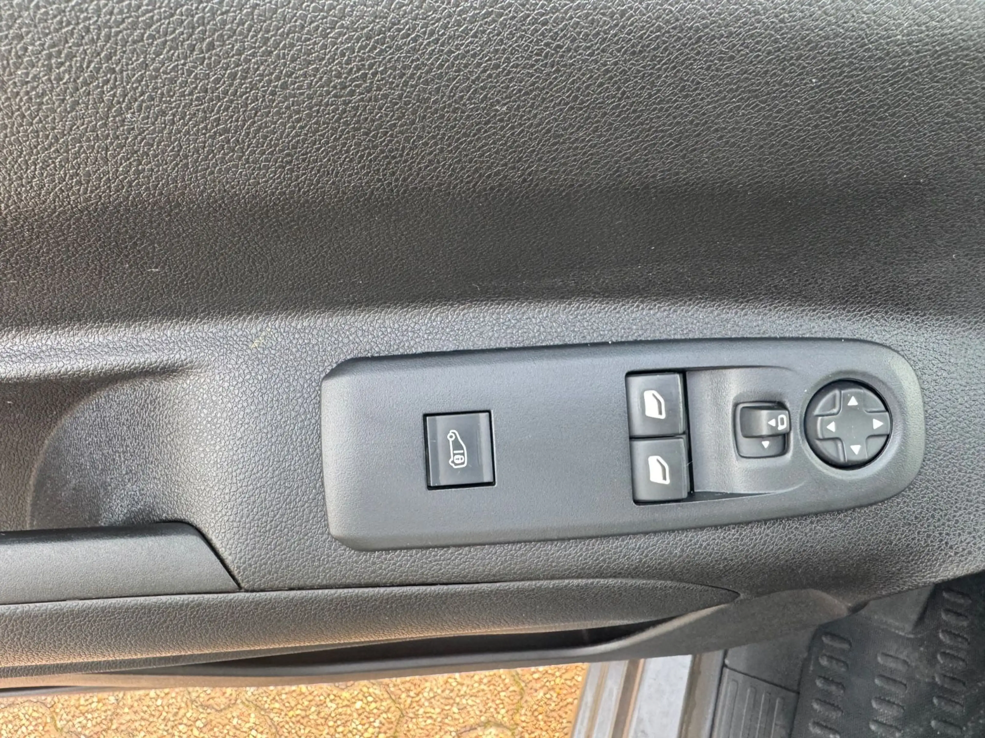 Peugeot Partner PremiumL1/AUT/R-KAMERA/NAVI/PDC/STHZ/SHZ — photo 9
