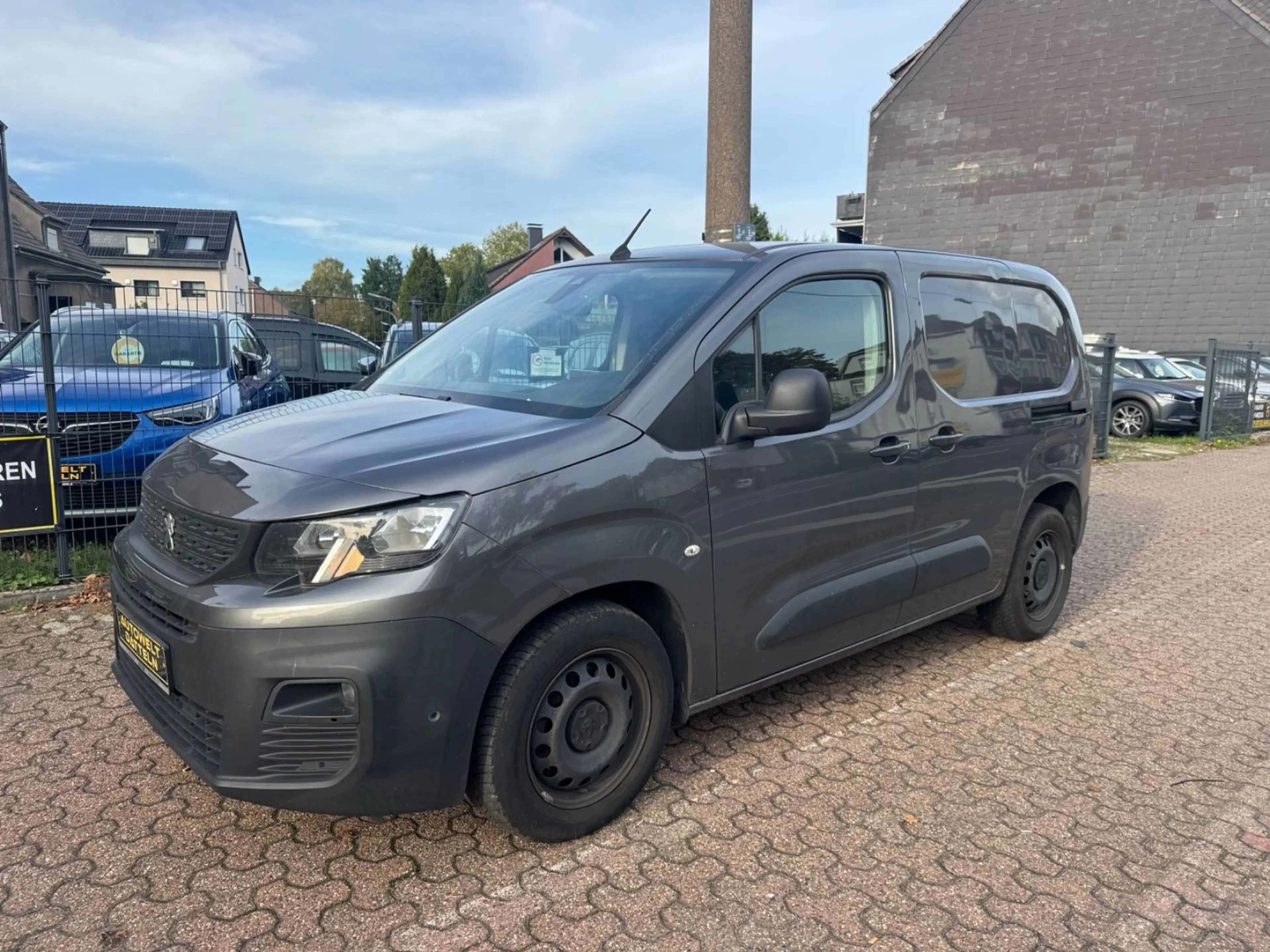 Peugeot Partner PremiumL1/AUT/R-KAMERA/NAVI/PDC/STHZ/SHZ