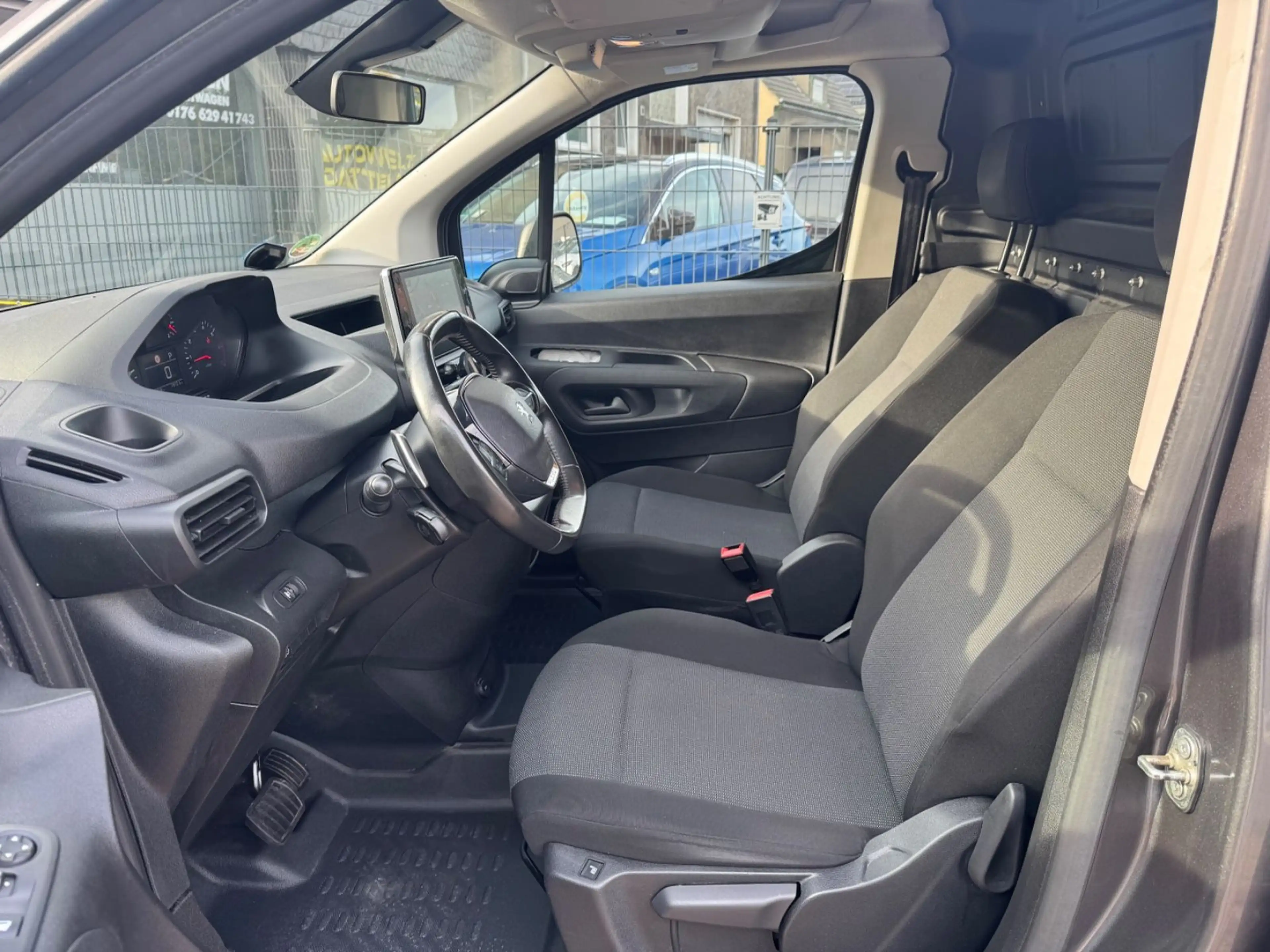 Peugeot Partner PremiumL1/AUT/R-KAMERA/NAVI/PDC/STHZ/SHZ — photo 8