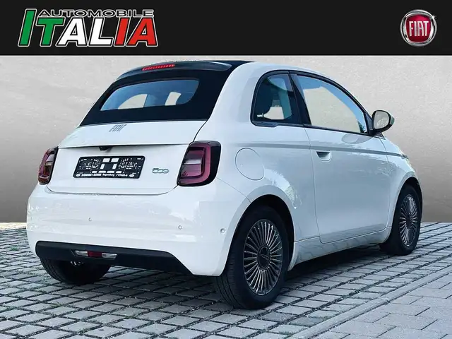 Fiat 500E view 2