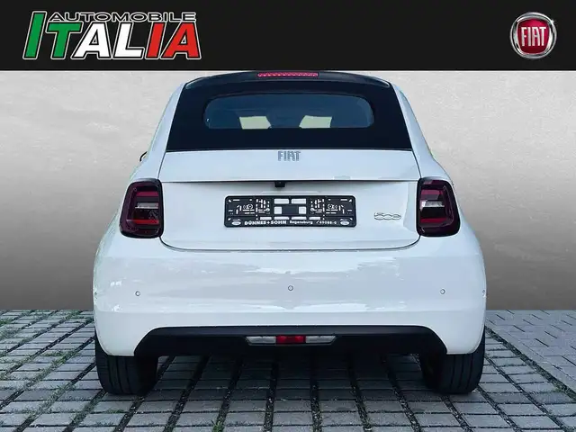 Fiat 500E view 4