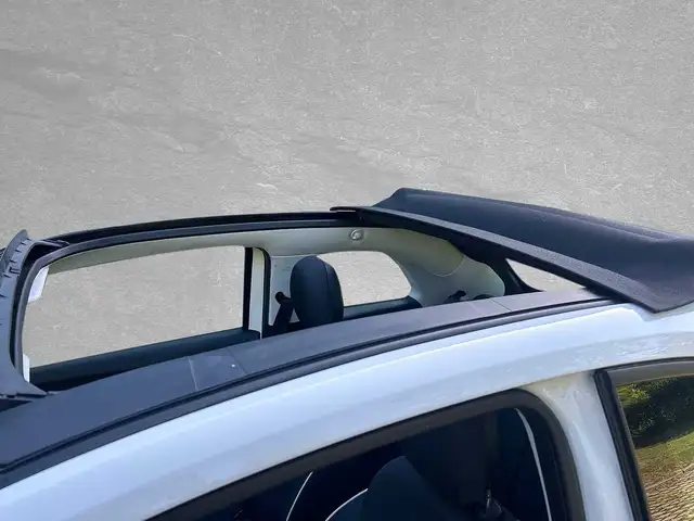 Fiat 500E view 14