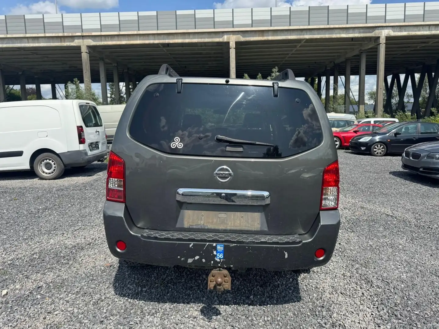Nissan Pathfinder 2.5 dCi Comfort Gris - 2