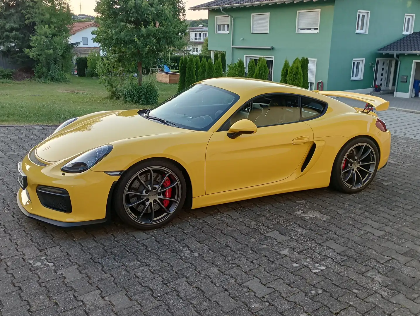 Porsche Cayman Cayman GT4 - 1