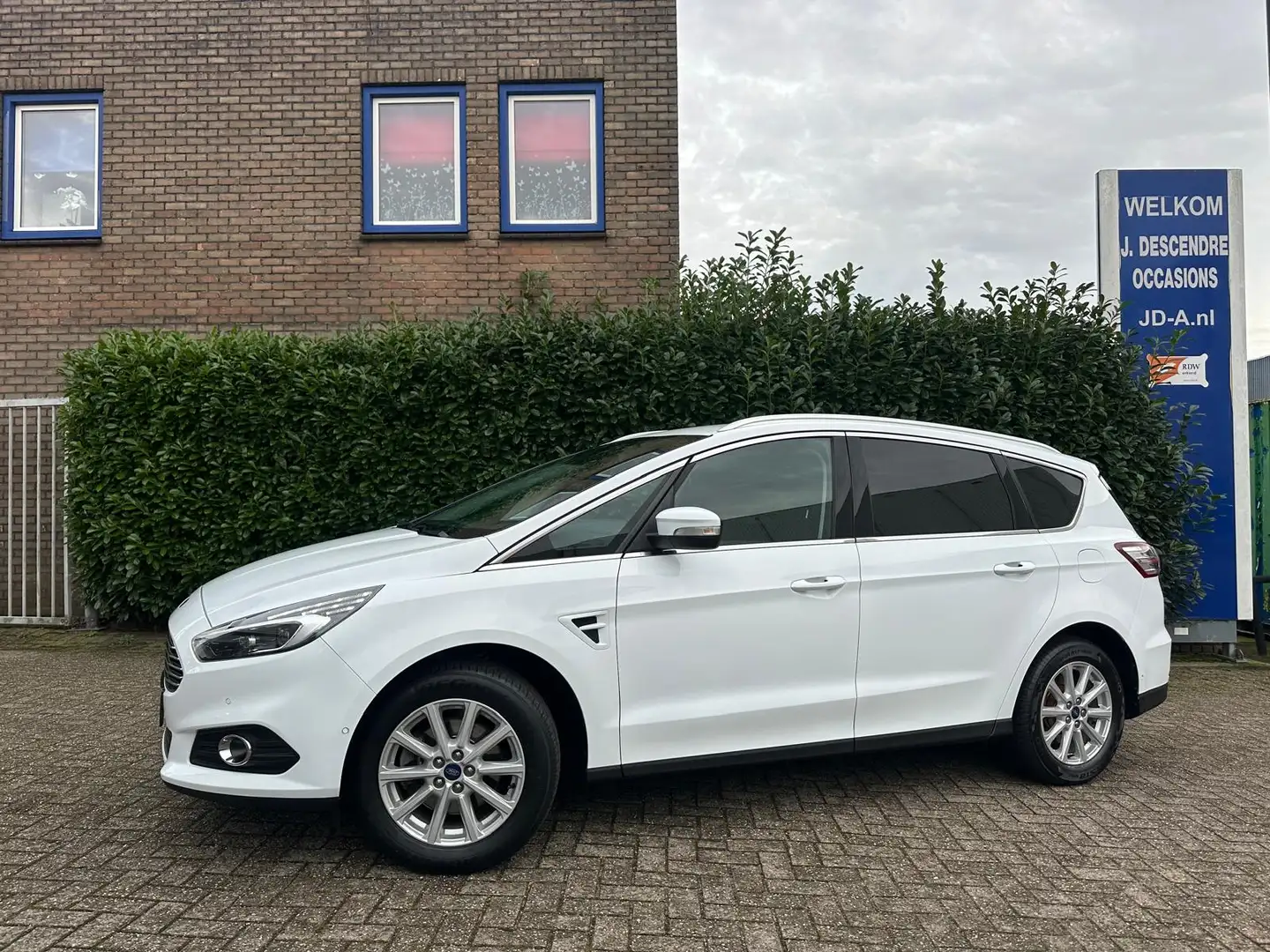 Ford S-Max 1.5 Titanium Climate C, Cruise C, Navigatie, Camer Wit - 1