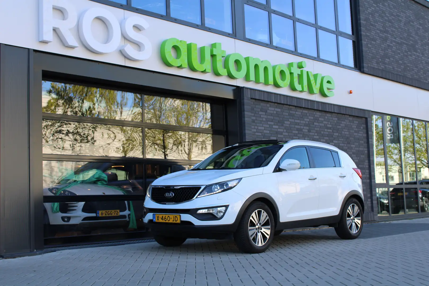 Kia Sportage 2.0 ExecutiveLine | PANO | CAMERA | STUURW.VERWARM Bílá - 2