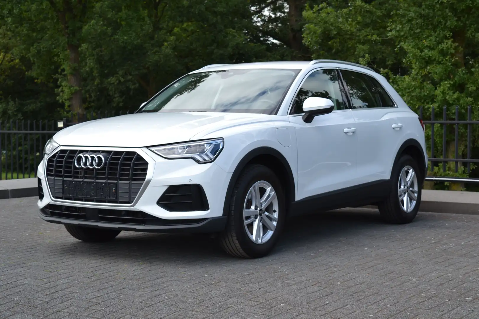 Audi Q3 45 TFSI-e PHEV | Stoelverw | Cruise | Trekhaak Wit - 1