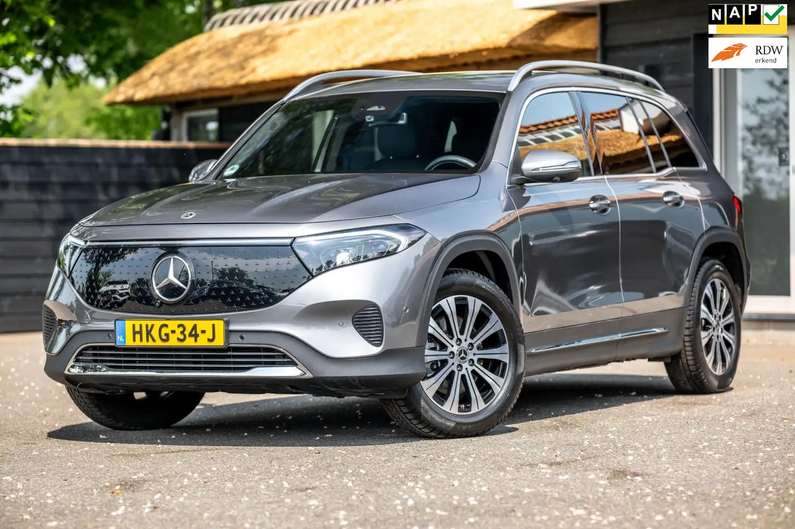 Mercedes-Benz EQB 350 4MATIC AMG Line 67 kWh Adaptive Cruise I Led I Dig Šedá - 1