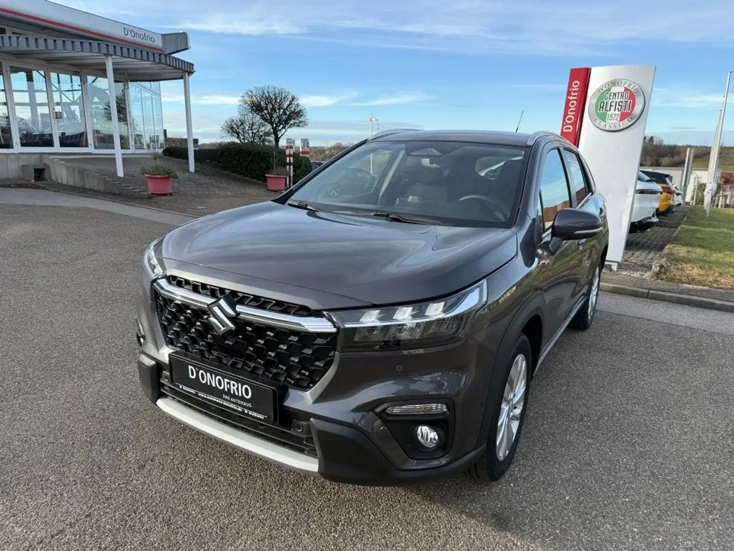 Suzuki S-Cross 1.4 Boosterjet Hybrid ALLGRIP Comfort Grau - 1