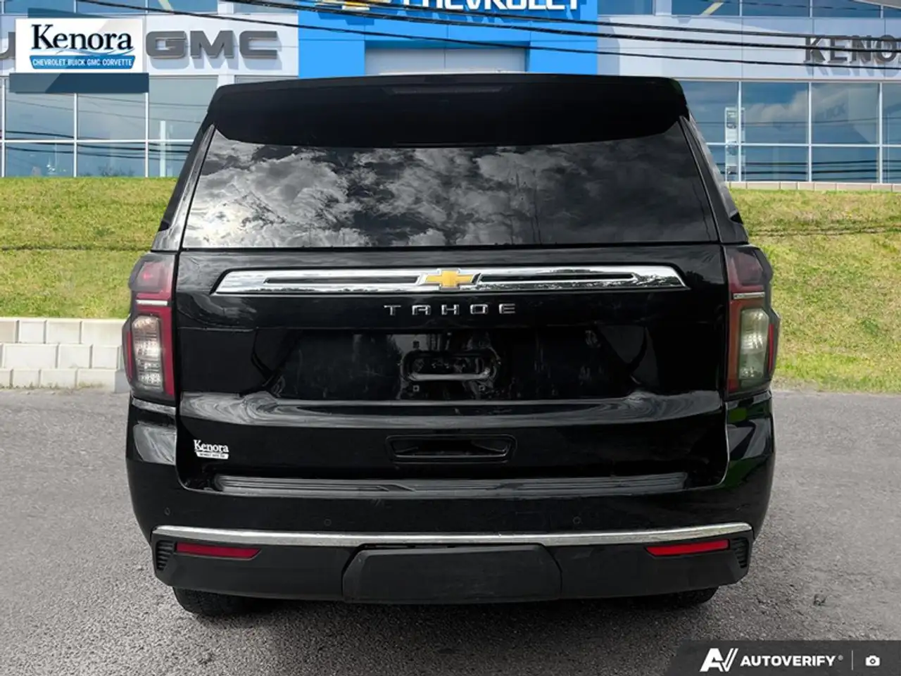 Chevrolet Tahoe снимка Chevrolet Tahoe