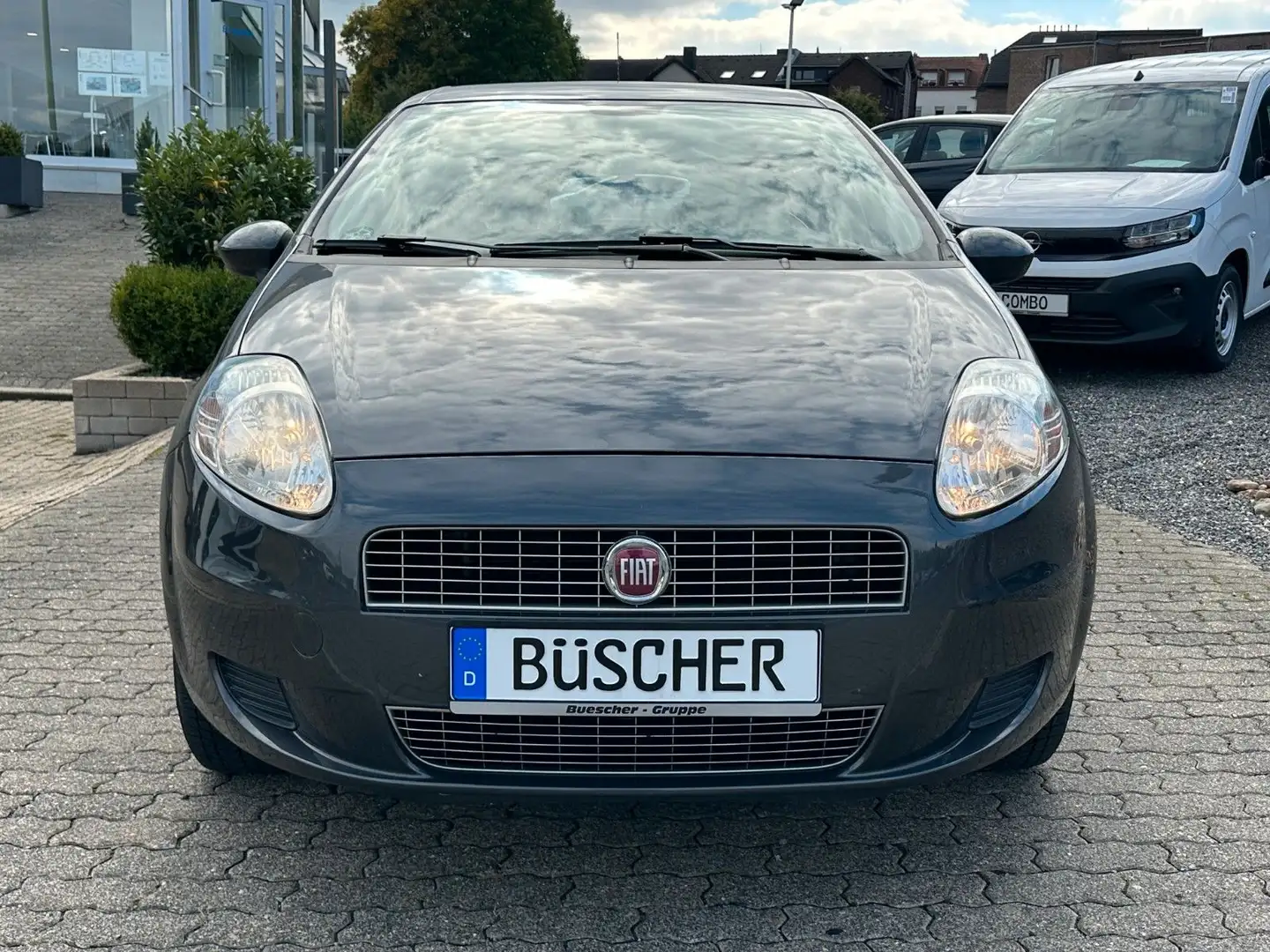 Fiat Grande Punto 1.2 8V Grau - 2