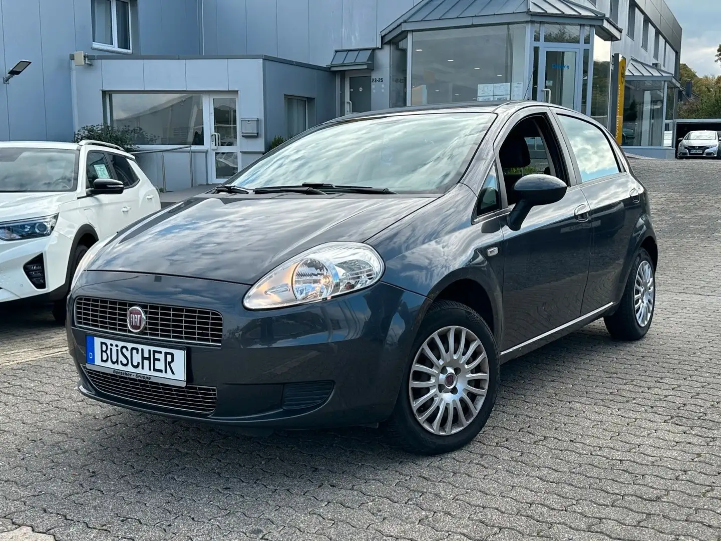 Fiat Grande Punto 1.2 8V Grau - 1