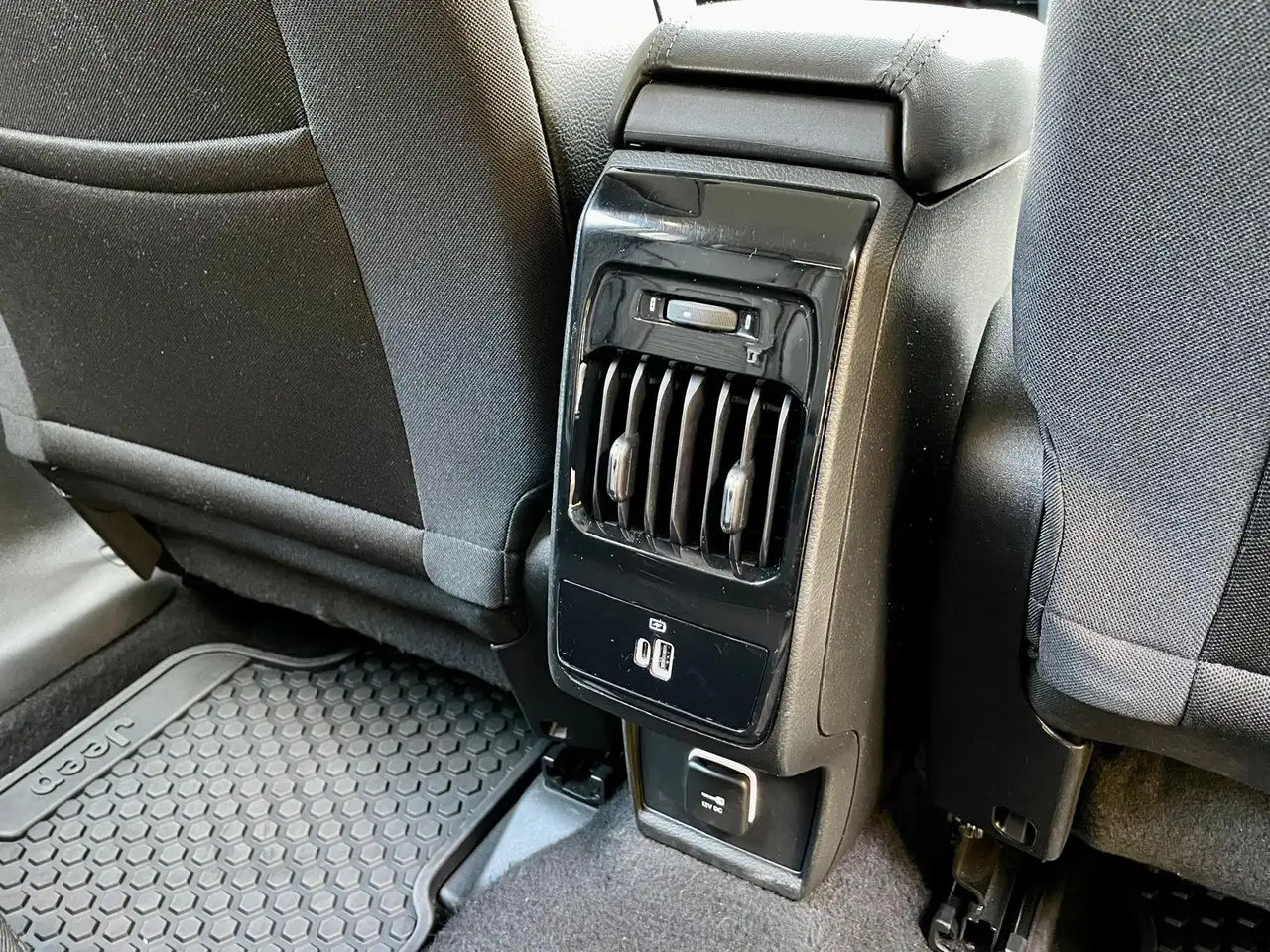 Jeep Compass AT 1.5 GSE 48V e-DCT Altitude 360°KAMERA 32