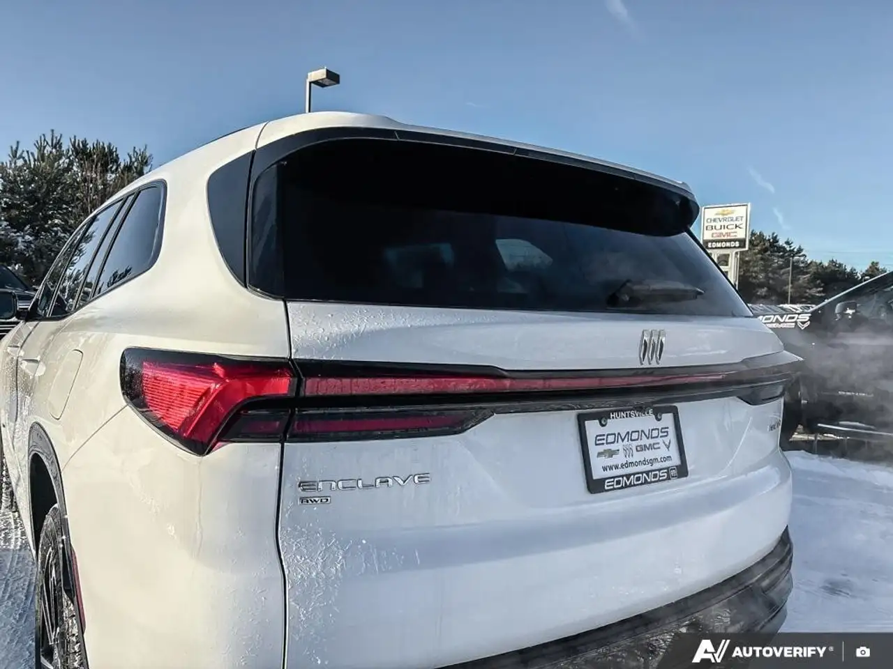 Buick Enclave снимка Buick Enclave
