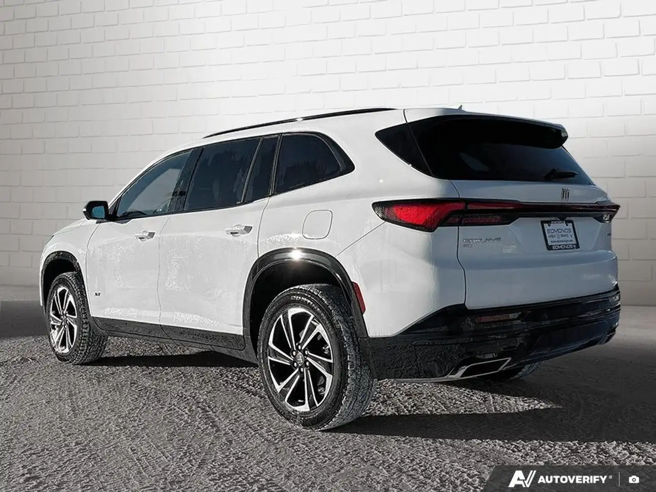 Buick Enclave снимка Buick Enclave