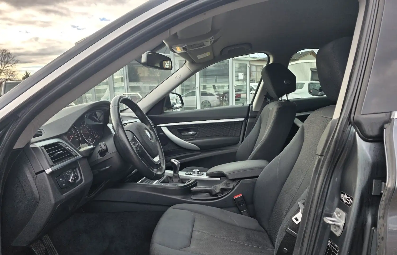 BMW 320 320 GT i xDrive*LUXURY*NAVI*Comfort-Paket* Gris - 2