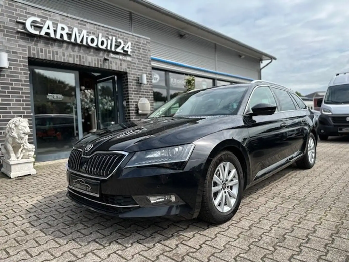 Skoda Superb Combi 2.0 TDI DSG Premium Edition*STD-Heiz*PDC* Noir - 1