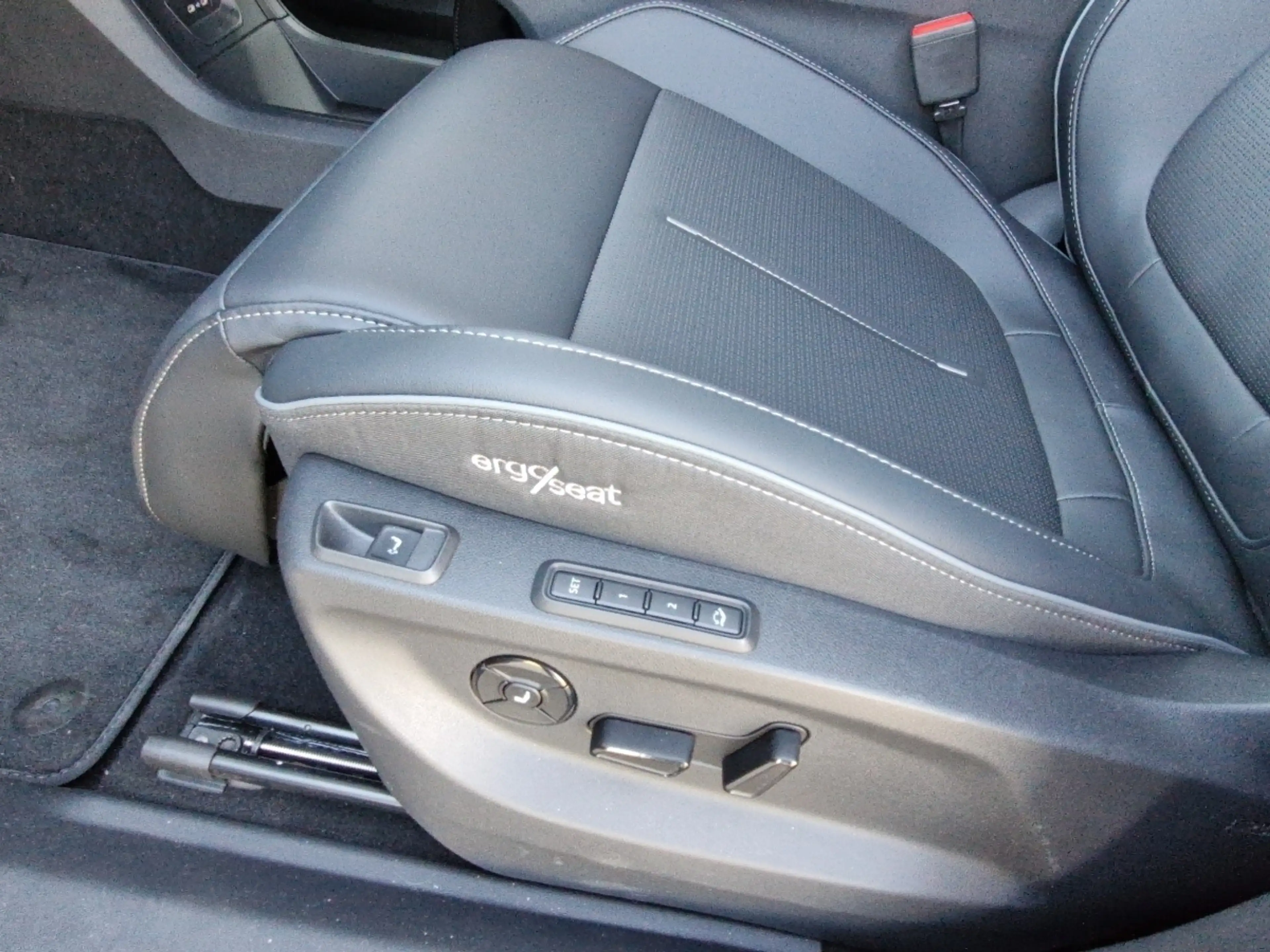 Skoda Peaq 90 Selection Matrix AHK Navi PLA Massagesitz — photo 11