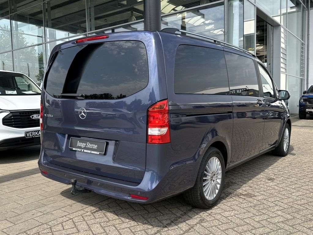 Mercedes-Benz V 220