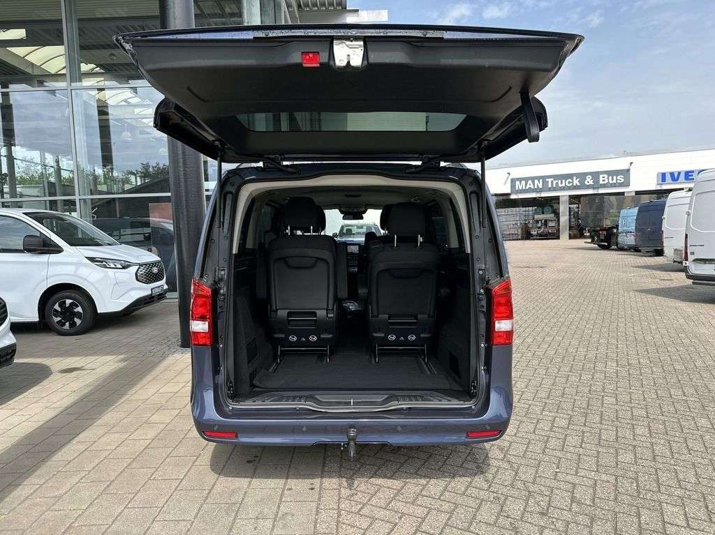 Mercedes-Benz V 220