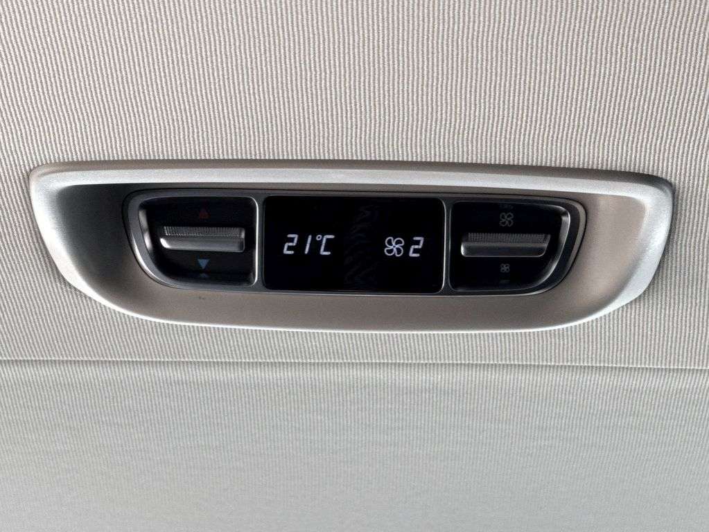 Mercedes-Benz V 220