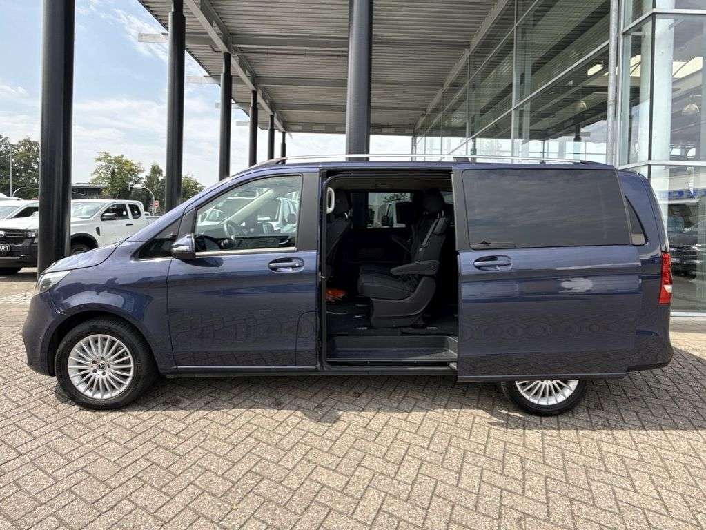 Mercedes-Benz V 220