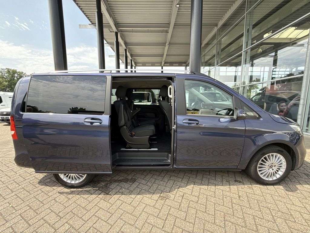 Mercedes-Benz V 220