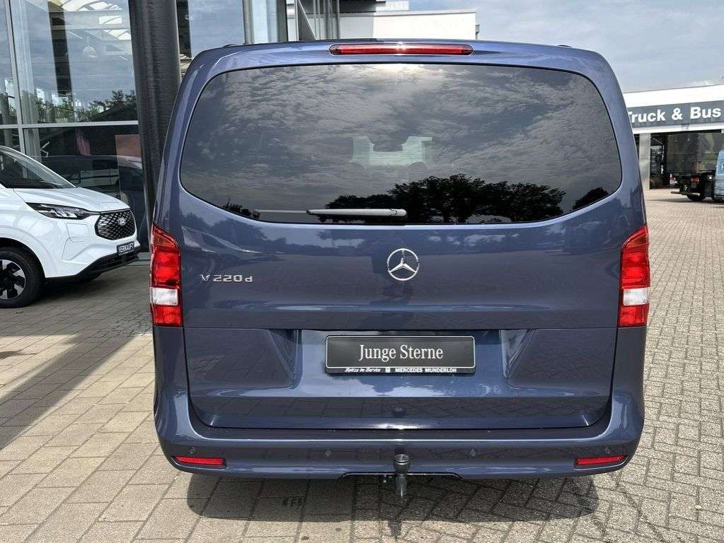Mercedes-Benz V 220