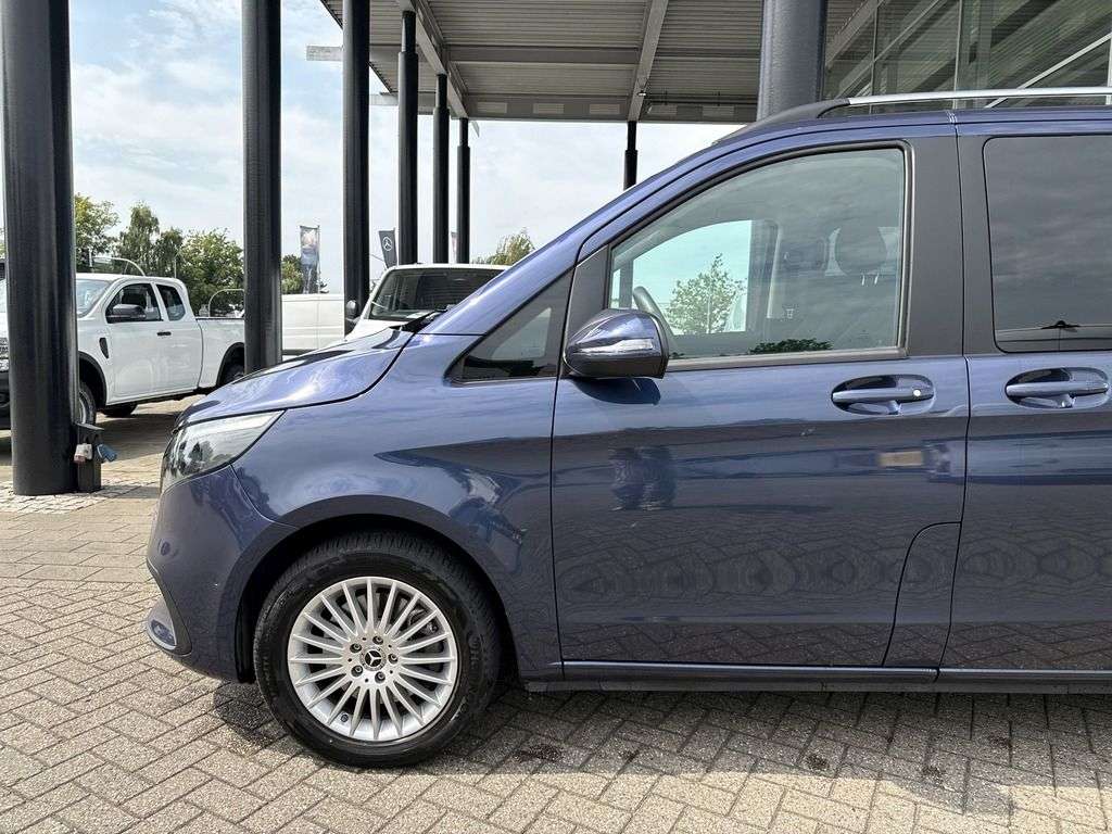 Mercedes-Benz V 220