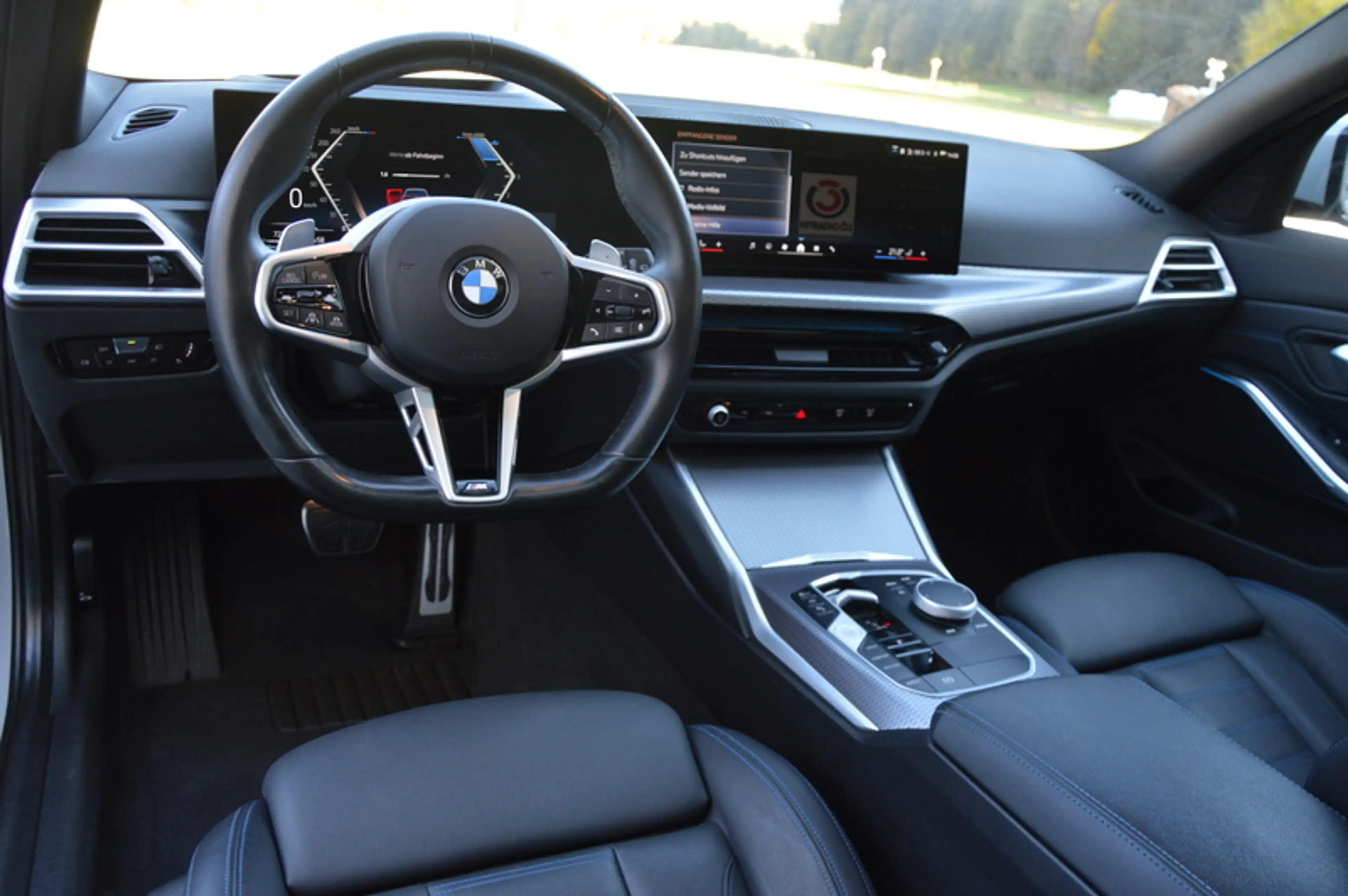 BMW 320 320d xDrive M Sport*AHK*PANO*Assistenzsysteme* — photo 11
