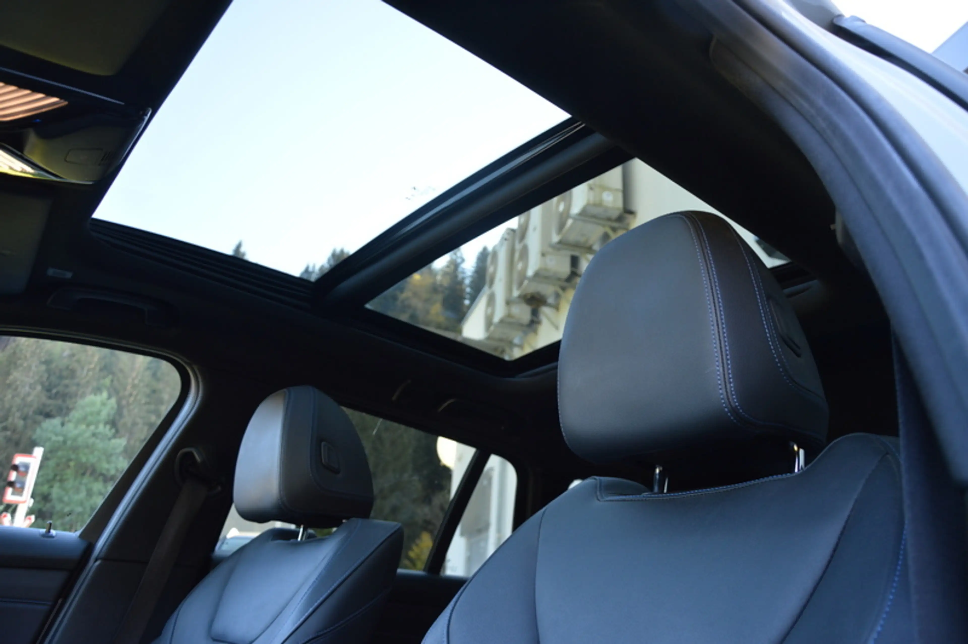 BMW 320 320d xDrive M Sport*AHK*PANO*Assistenzsysteme* — photo 13