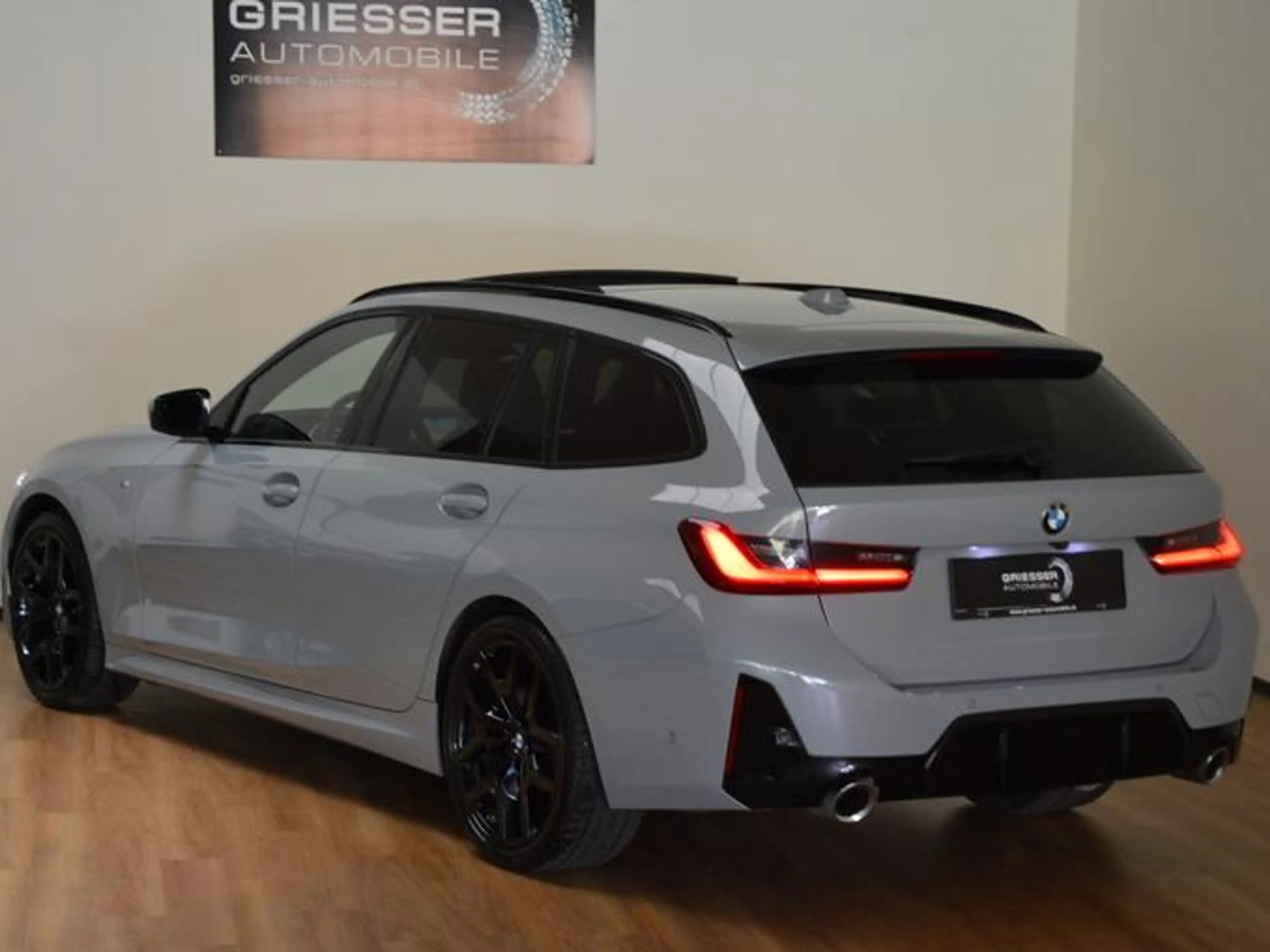 BMW 320 320d xDrive M Sport*AHK*PANO*Assistenzsysteme* — photo 3