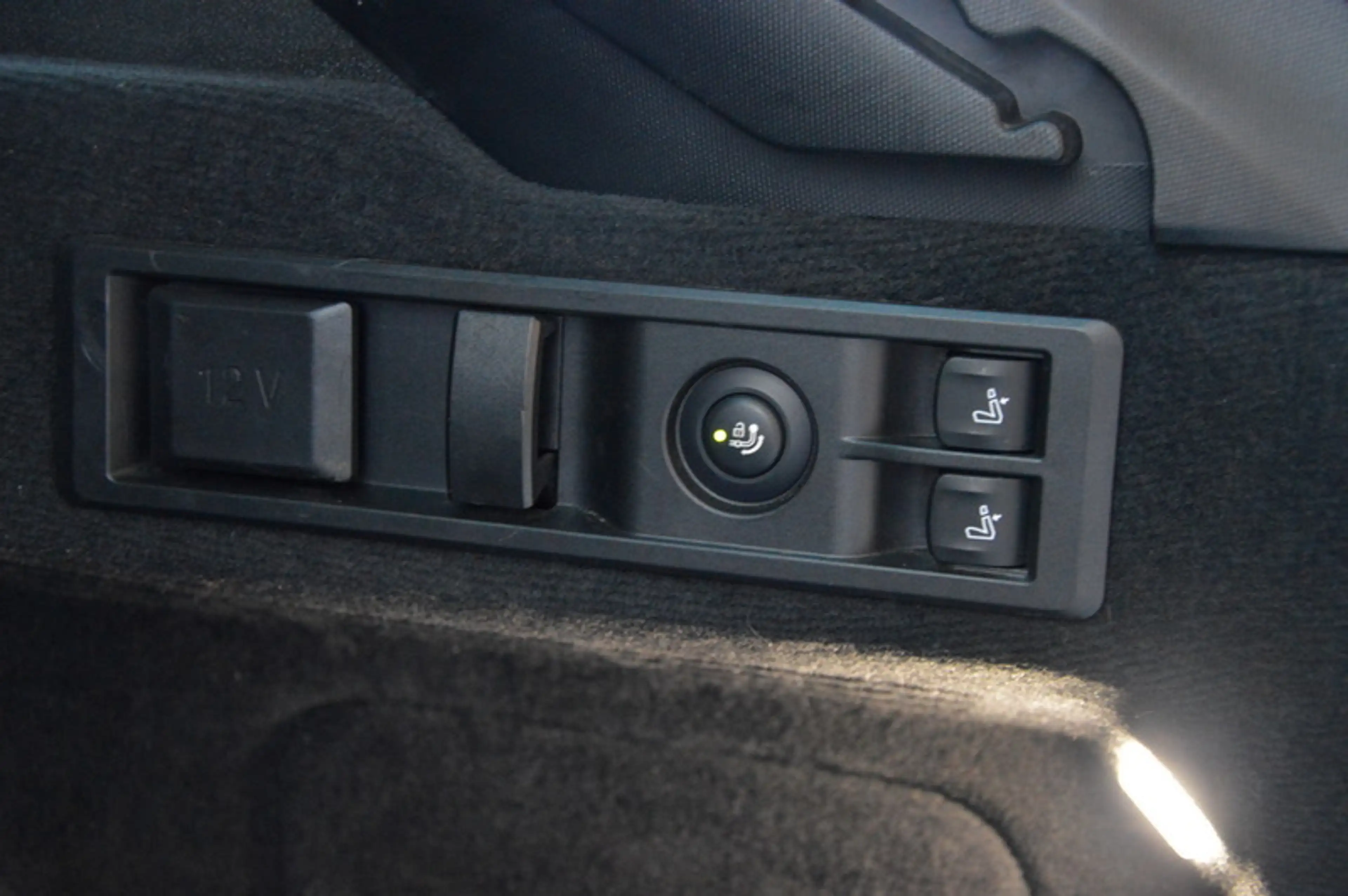 BMW 320 320d xDrive M Sport*AHK*PANO*Assistenzsysteme* — photo 12