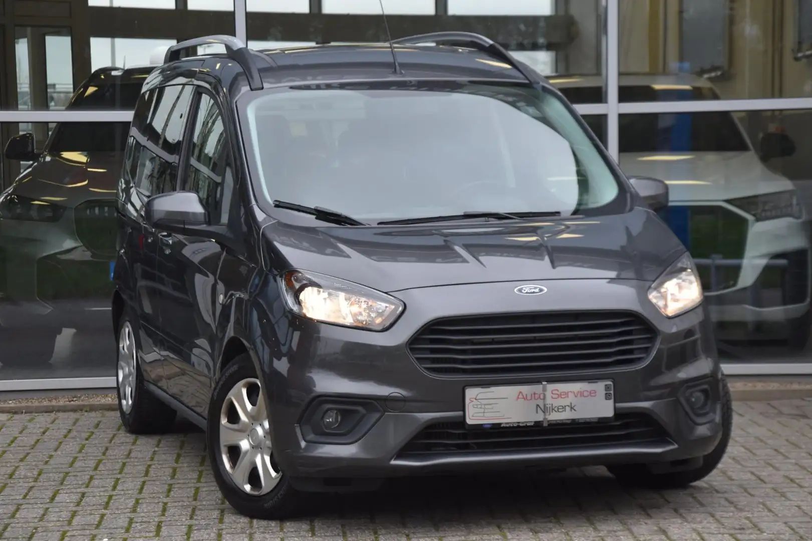 Ford Tourneo Courier 1.0 Trend EcoBoost 5 Persoons Airco Stoelverwarmin Grau - 1