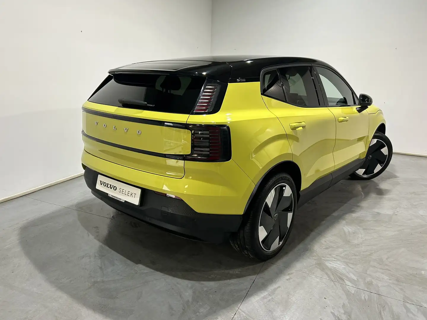 Volvo EX30 Single Extended Range Plus RWD Jaune - 2