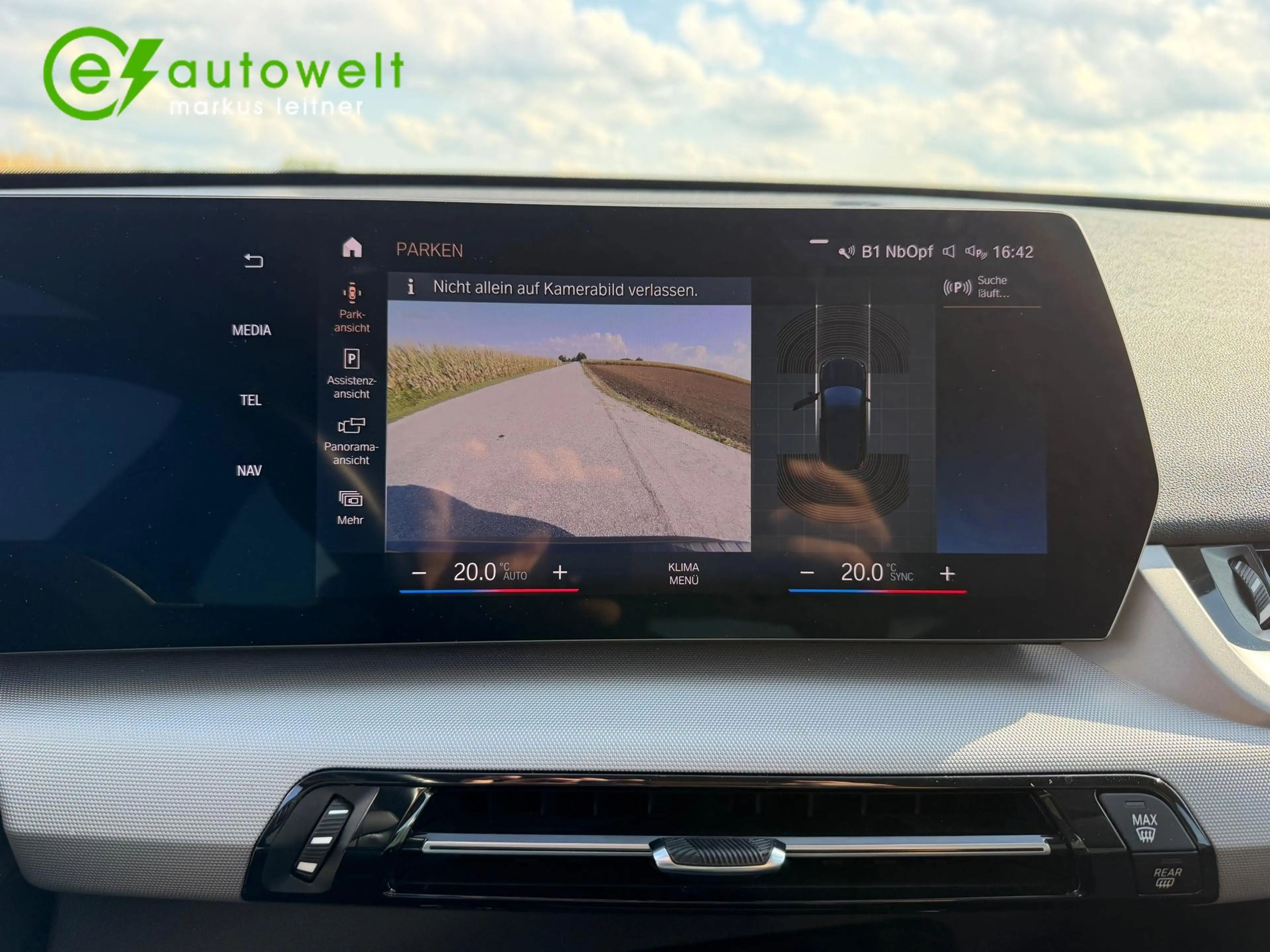 BMW iX1 xDrive30 67kWh AHK adapt. LED Komfortzugang RFK — photo 15