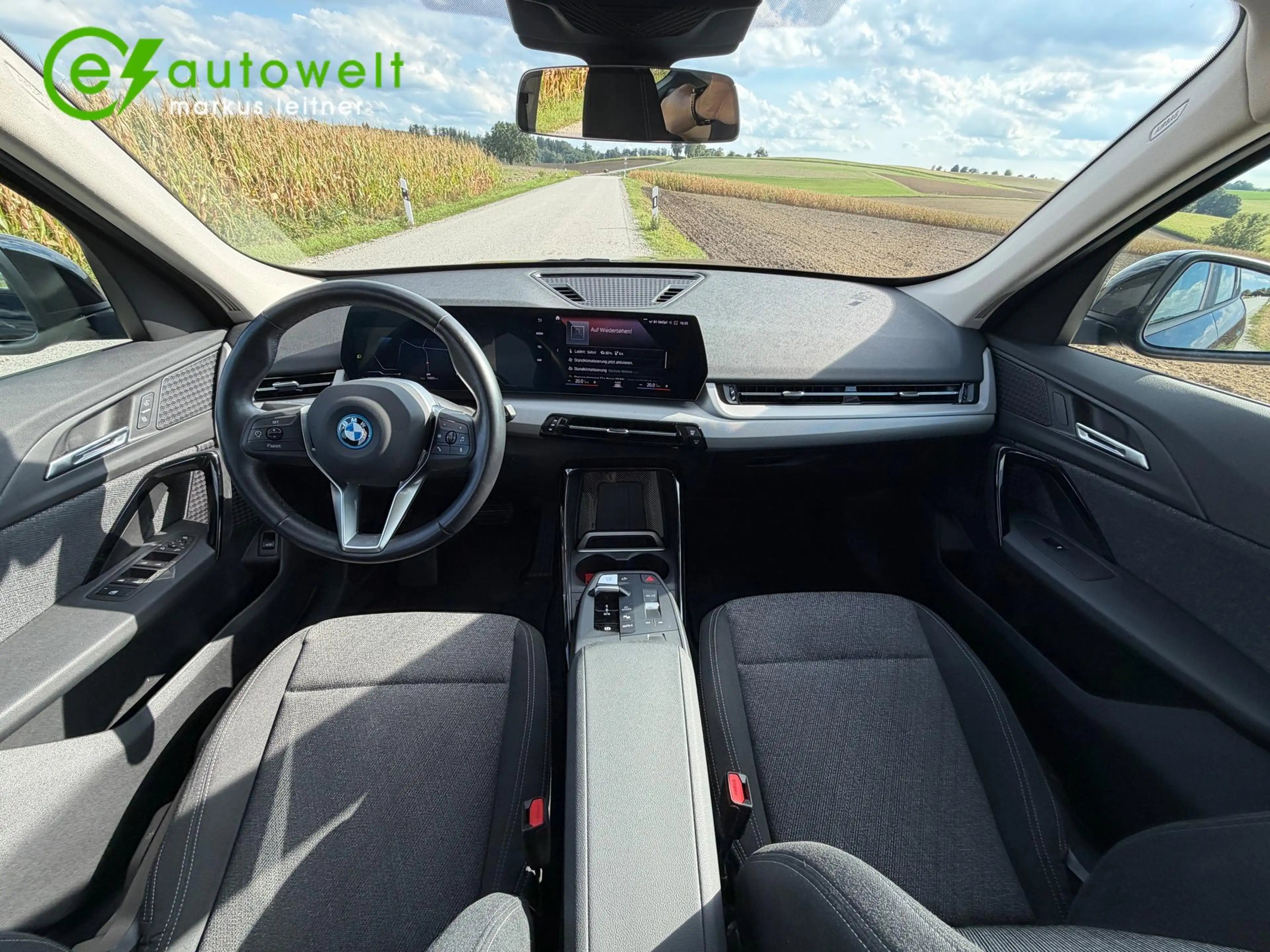 BMW iX1 xDrive30 67kWh AHK adapt. LED Komfortzugang RFK — photo 11