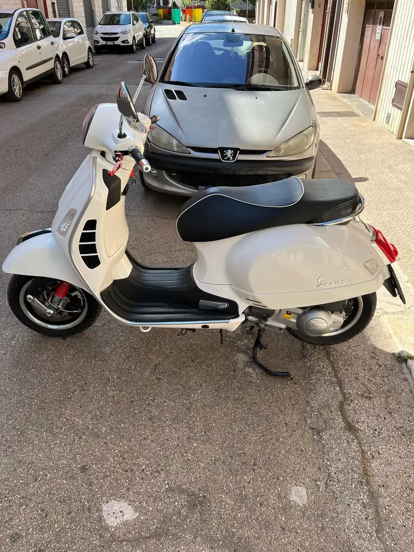 Vespa GTS Super Sport Alb - 1