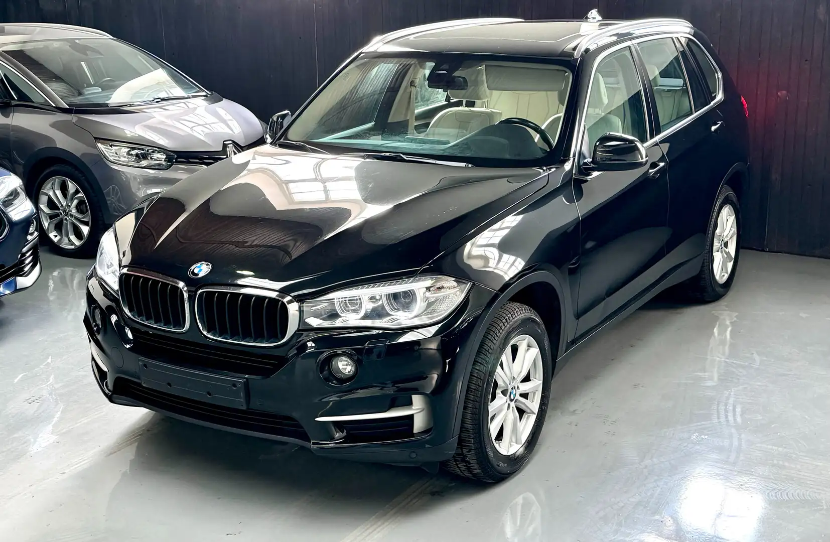 BMW X5 2.0 dA xDrive25  Euro 6 * TO panoramique * Noir - 1