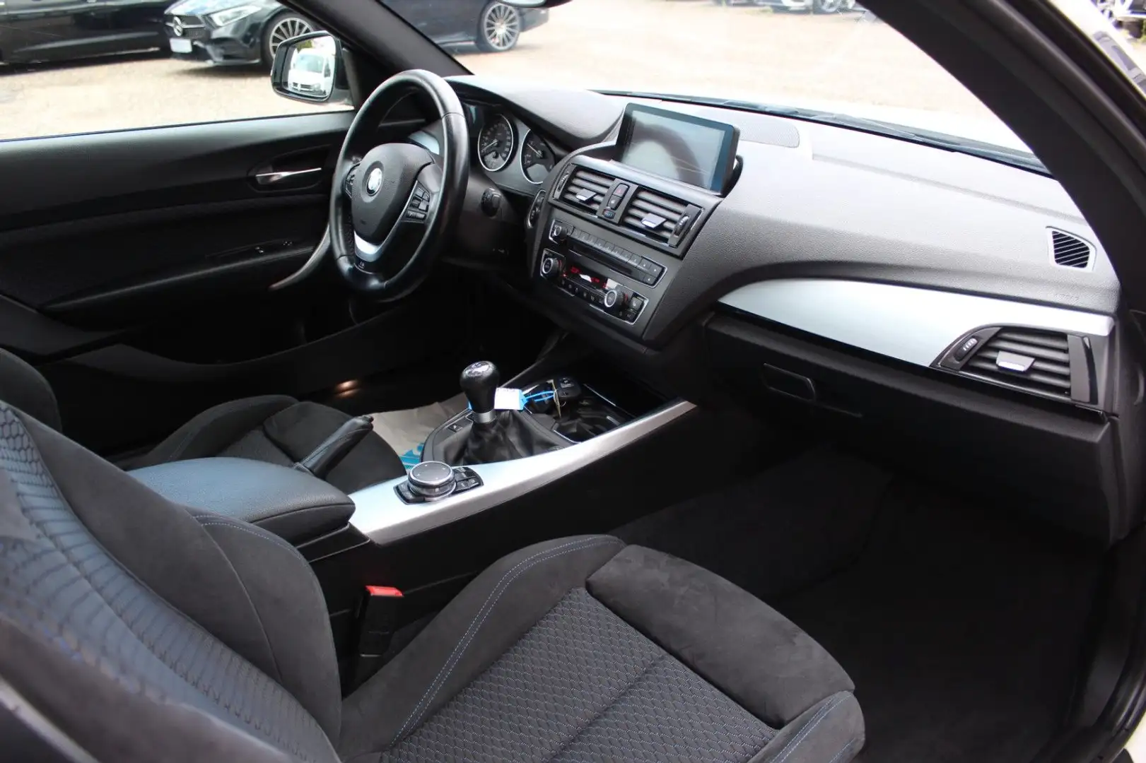 BMW 120 d"M SPORT"ADVANTADE*NAVI*M-Technic*M-Aerodyna Wit - 2