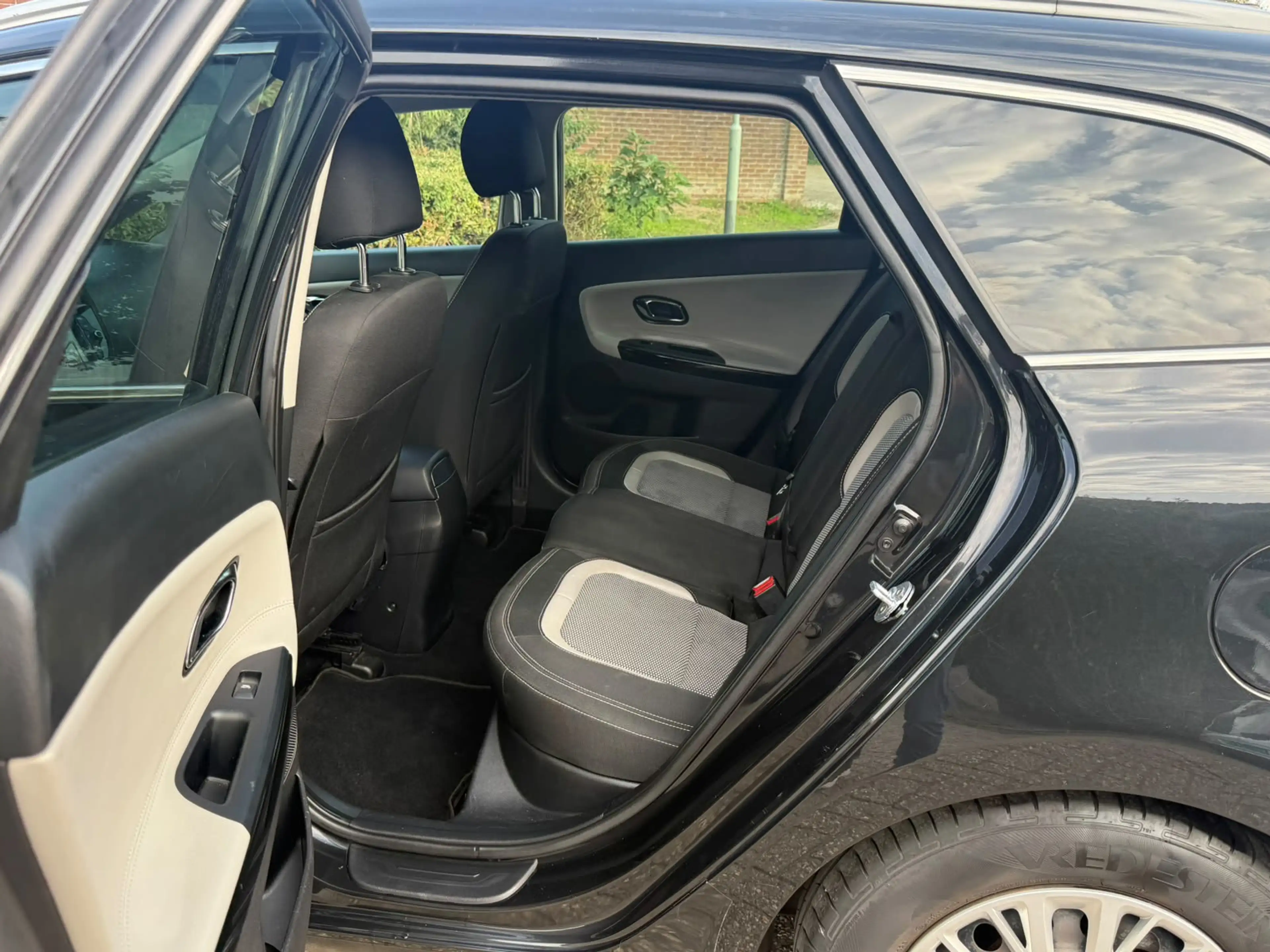 Kia Ceed SW / cee'd SW Sportswagon 1.6 GDI DynamicLine — photo 6