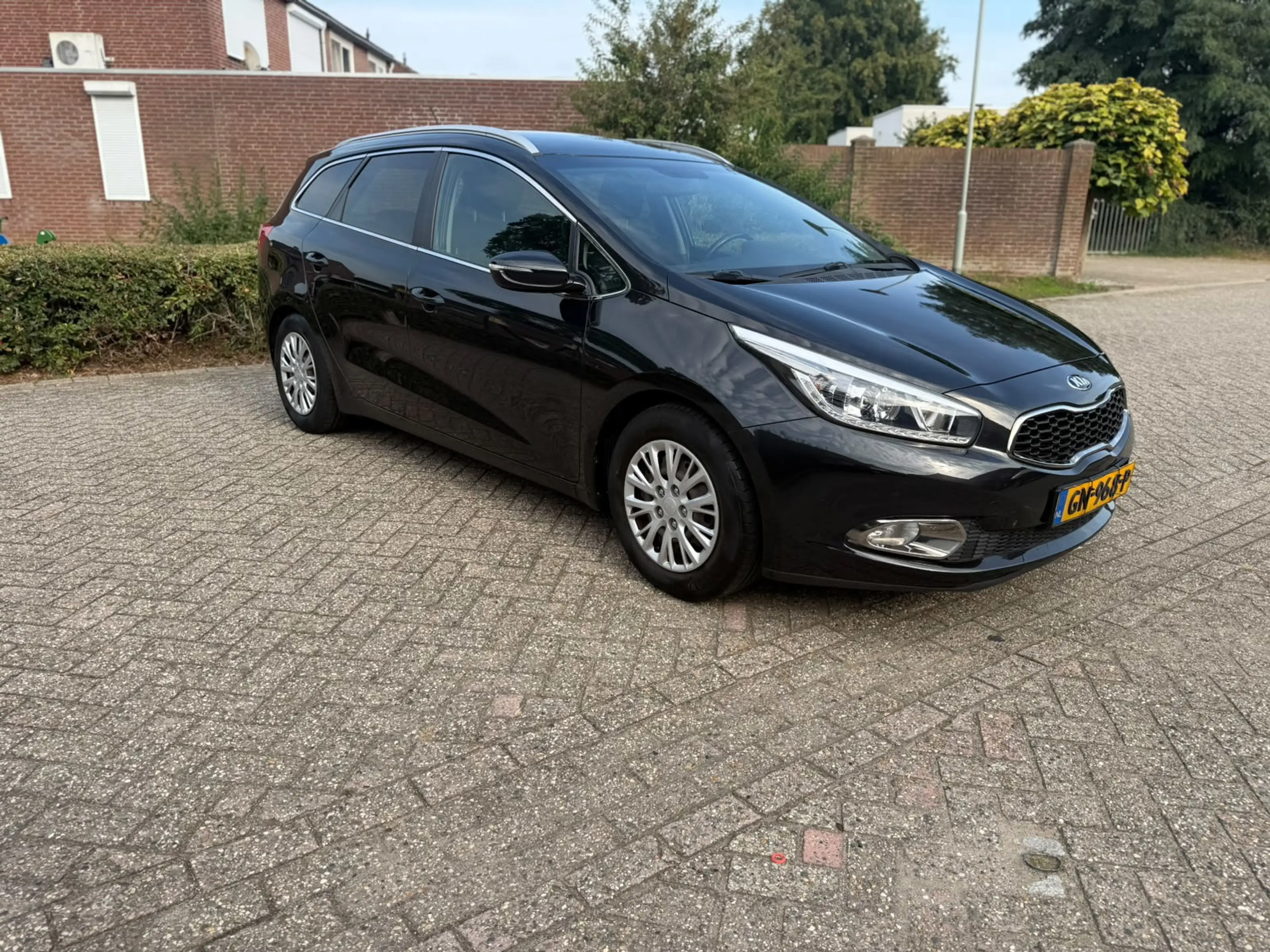 Kia Ceed SW / cee'd SW Sportswagon 1.6 GDI DynamicLine — photo 2