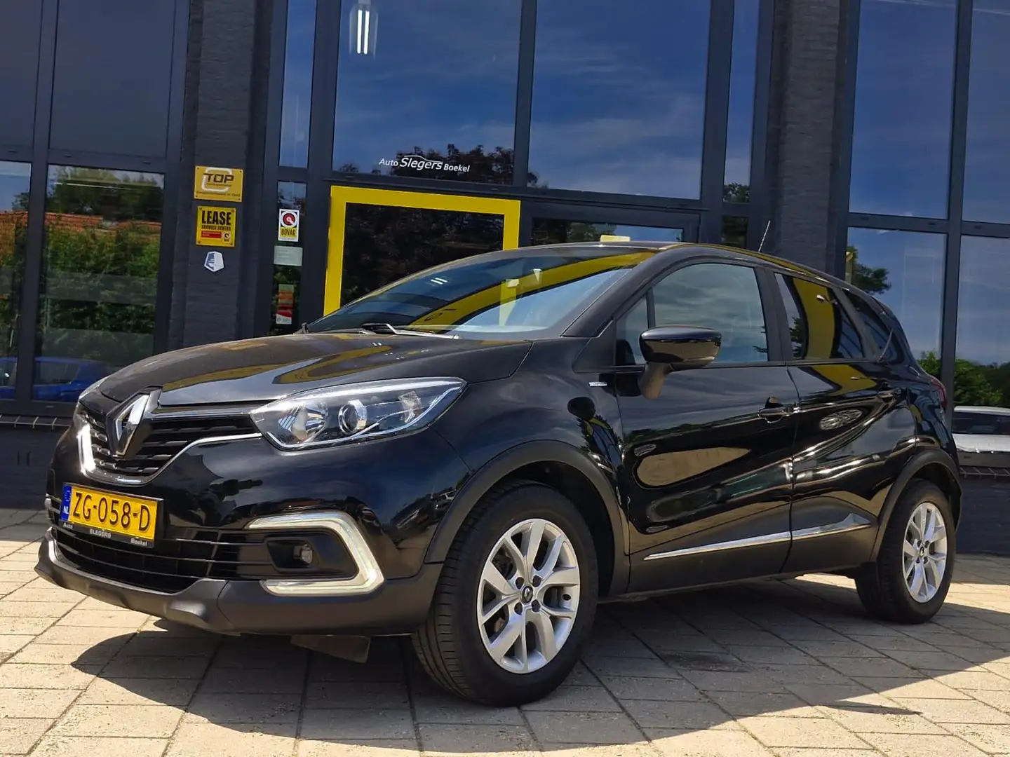 Renault Captur 0.9 TCe Limited | Trekhaak | Parkeersensoren | Nav Zwart - 1