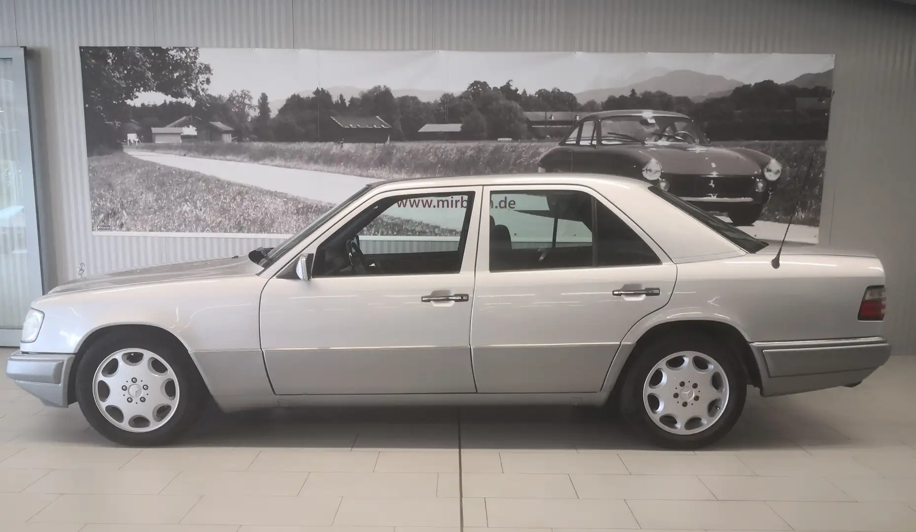 Mercedes-Benz E 420 E-Klasse - Schiebedach, Klimaanlage, 2 Vorbes. Silber - 1