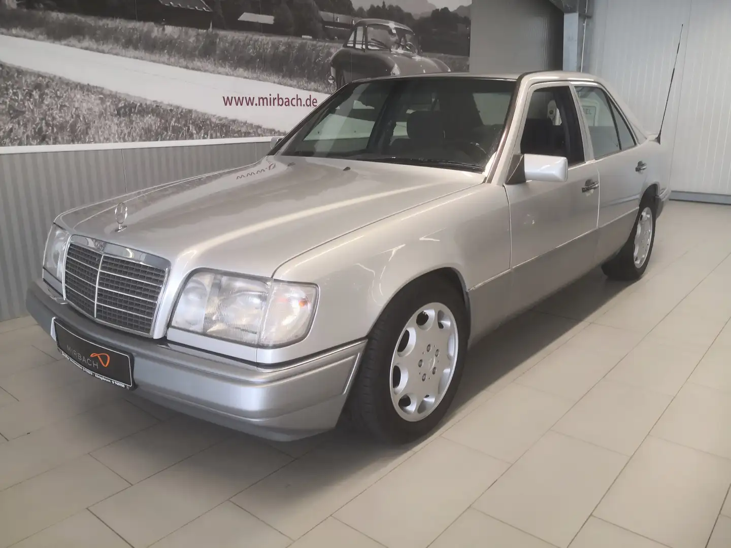 Mercedes-Benz E 420 E-Klasse - Schiebedach, Klimaanlage, 2 Vorbes. Silber - 2