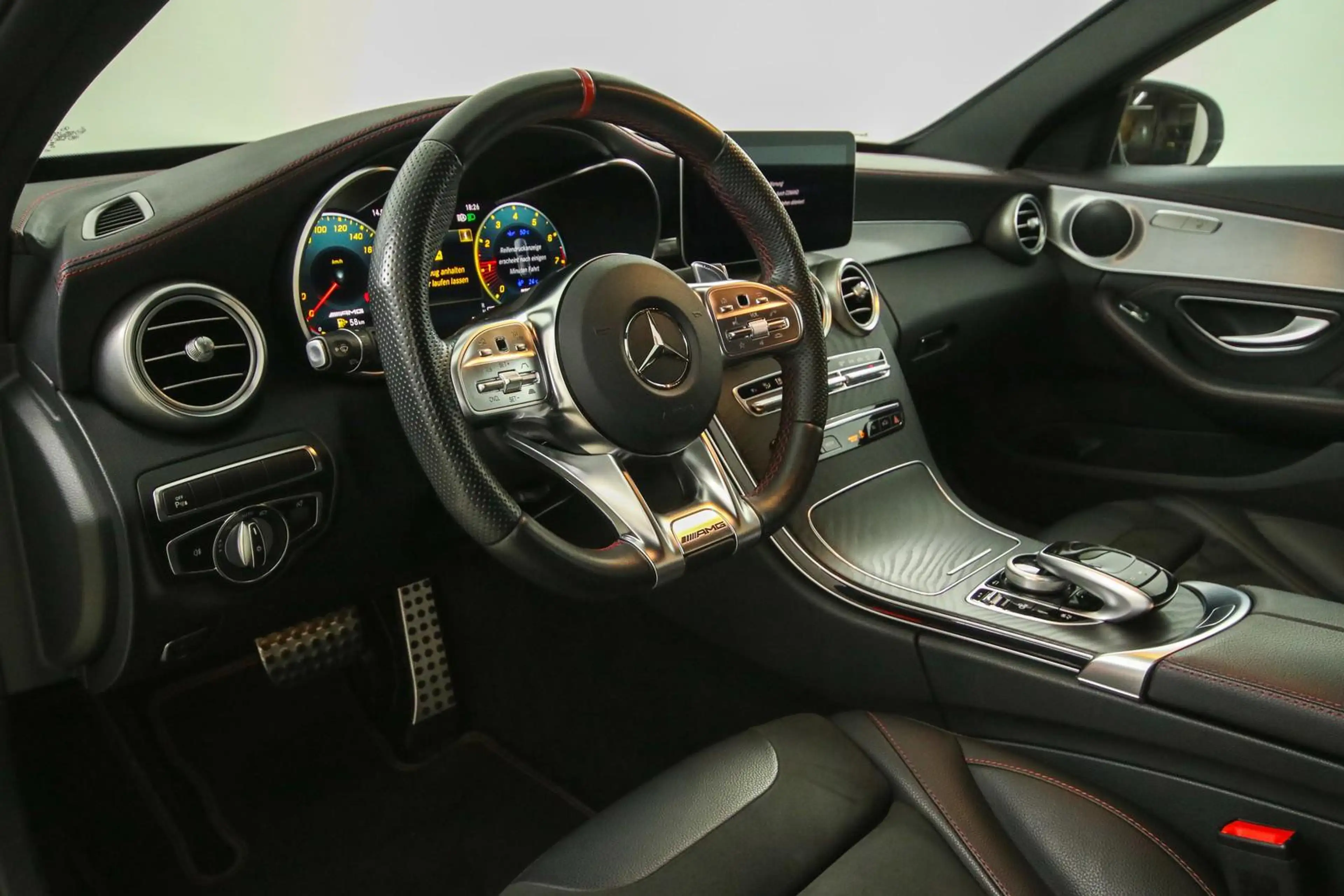 Mercedes-Benz C 43 AMG C 43 T AMG 4Matic Distronic Kamera virtual — photo 7